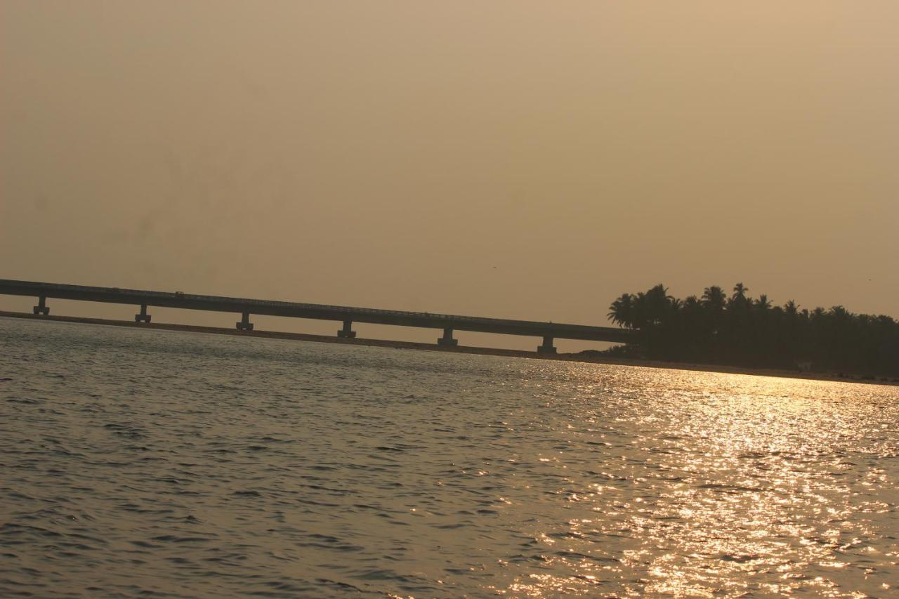 Maleyam Homestay Riverside Kozhikode Exterior foto